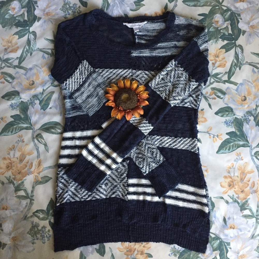 Charming Charlie Blue & White Knit Sweater